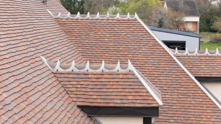 Rénovation complète ou partielle de tous types de toitures.